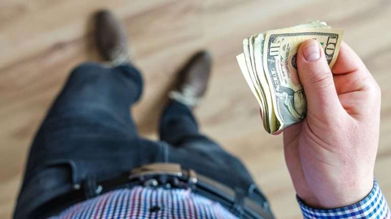 Five Lessons from Bible Verses About not Wasting Money